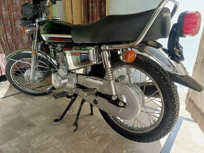 Honda 125 2025 special addition silver black