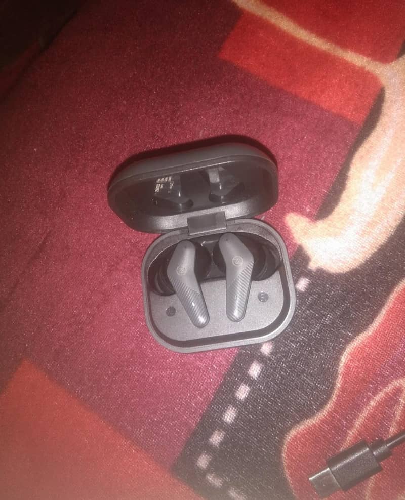 Earbuds Zero Gravity 1