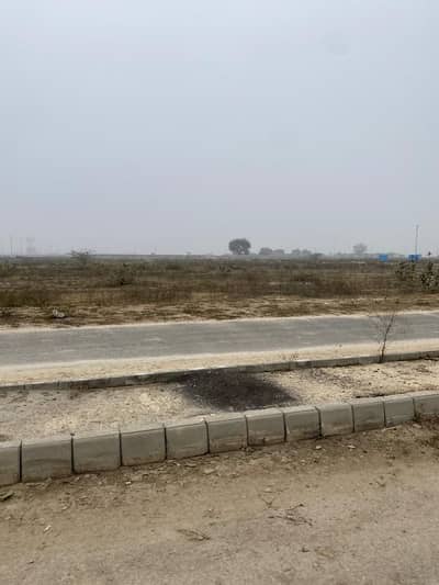 8 Marla Phase 10commercial Available For Sale