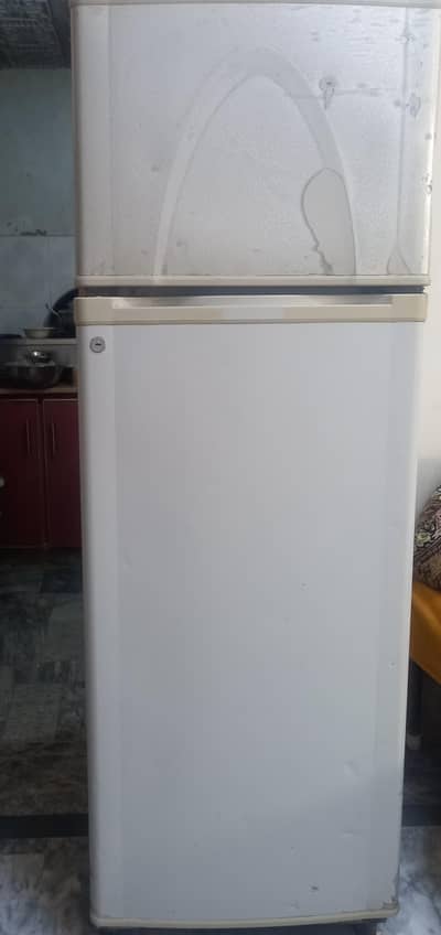 Dawlance frigde in faisalabad