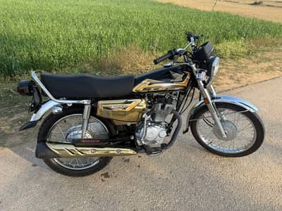Honda 125 self start golden edition black 25/26 model