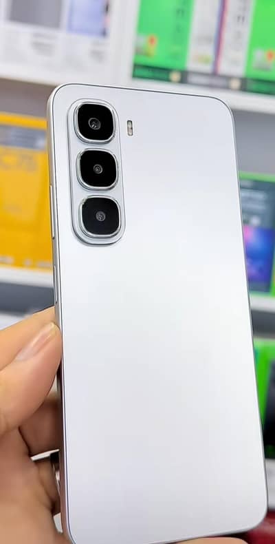 infinix hot 60i full box 10by10 6/128gb 8month warranty jazak Allah