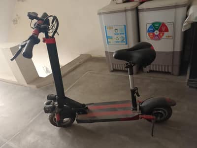 Electric scooter 