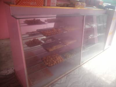 3 bekrey counter 1 cash counter and 2 racks and 40 treys for sale
