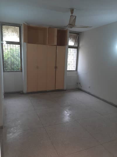 10-Marla 03-Bedroom Attached Bath Flat Available For Sale In Askari-1, Lahore Cantt.