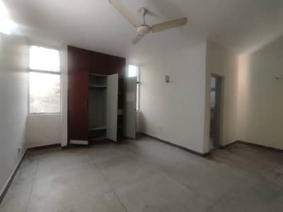 10-Marla 03-Bedroom 1st Floor Flat Available For Sale In Askari-1, Lahore Cantt.