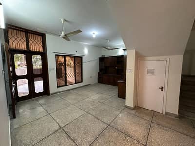 10-Marla 03-Bedroom Attached Bath Available For Rent In Askari-9, Lahore Cantt.