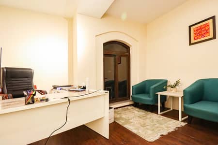 Fully independent furnished office with Electricity and services