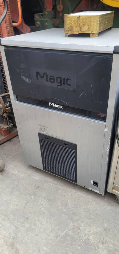 Icecube machine  / ICECUBE  MACHINE 60kg