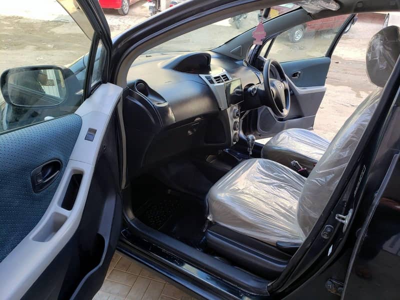 Vitz Push Start full option 13