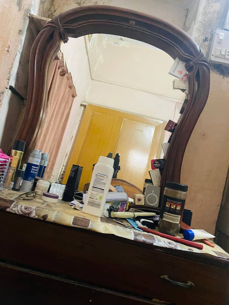 Dressing table 3
