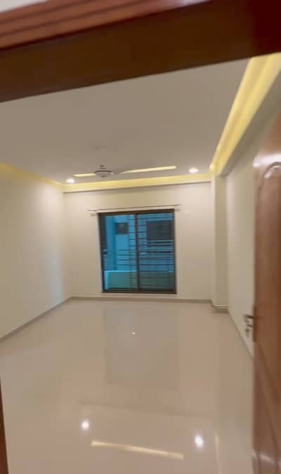 Gurond Floor 3 Bed Room Apartments For Rent in Askari 11