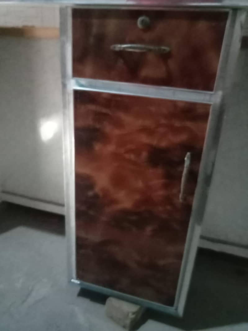 dressing table for brindle 5