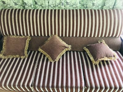 5 Seater Sofa Set with Table & Cushions