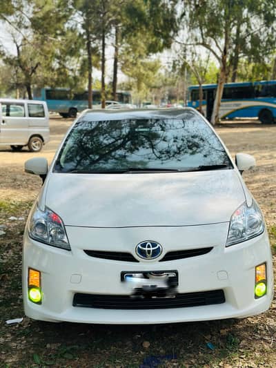 Toyota Prius 2011-2014 White colour for Sale