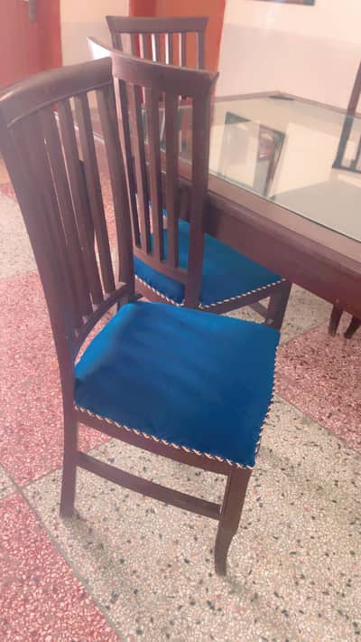 DINING TABLE FOR URGENT SALE