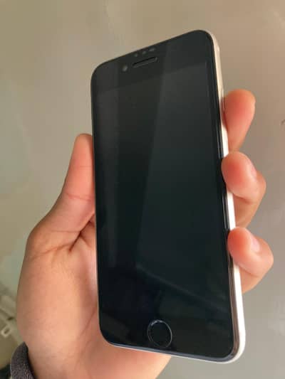 Iphone SE PTA Approved ( Urgent Sale )