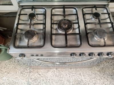 cooking range/stove  5 burners