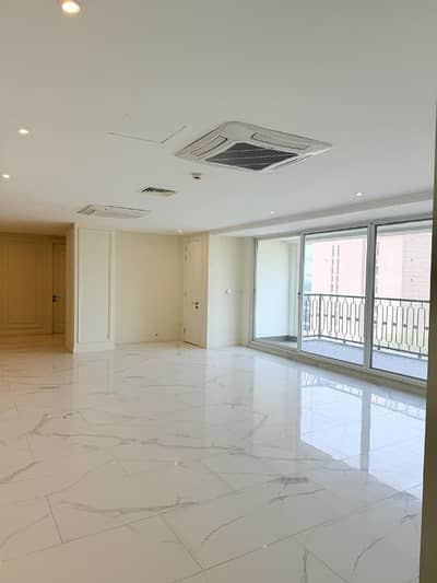 Penthouse On Market In Gulberg For Rent