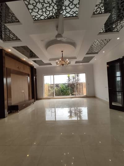 1 Kanal Full House For Rent In DHA Phase 8 Ex Air Avenue - Near Park And Commercial Area