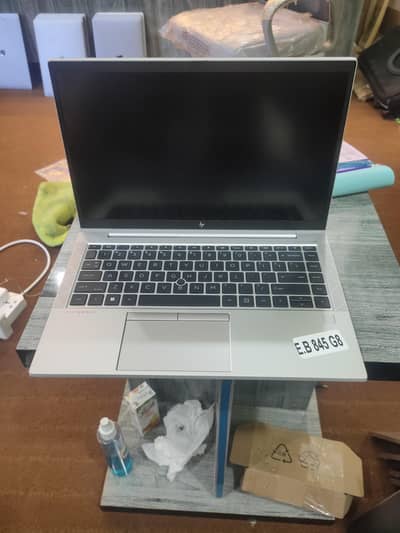 Hp ELITEBOOK RYZEN 5 845 G8 16gb ram 256 ssd