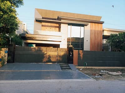 Brand New 5-Marla Modern Bungalow With Basement, 5 Spacious Master Bedrooms, Luxurious Attached Baths, Grand Entrance & Immaculate Woodwork A Prestigious Address In DHA Phase 3 At Just 12.50 Lac (Negotiable)