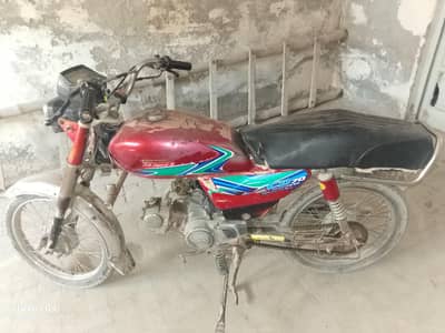 Crown bike hy 2018 model Engine ok uper walay parts repare ho baki ok