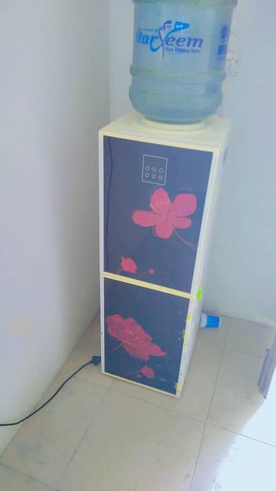 Water dispenser  in well condition