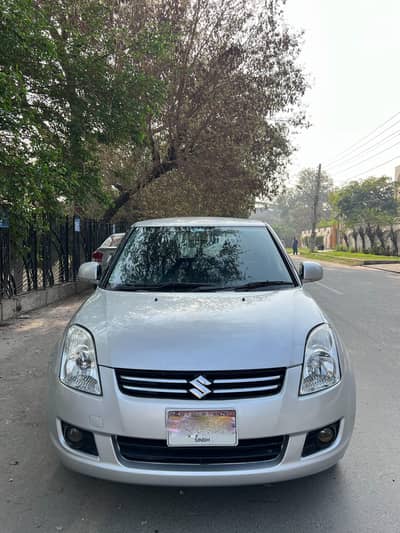 SUZUKI SWIFT DLX 1.3 NAVIGATION  2013