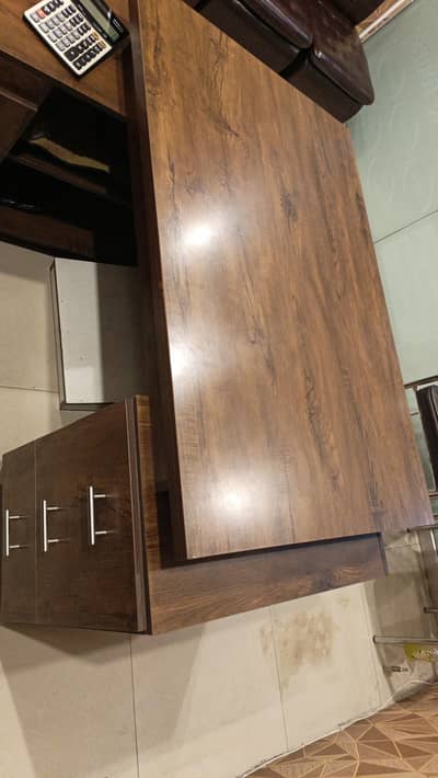 Office furniture for urgently Sale just 4 months used