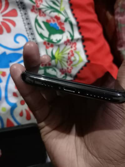 11promax 64gb with box all ok waterpck factry unlock all ok