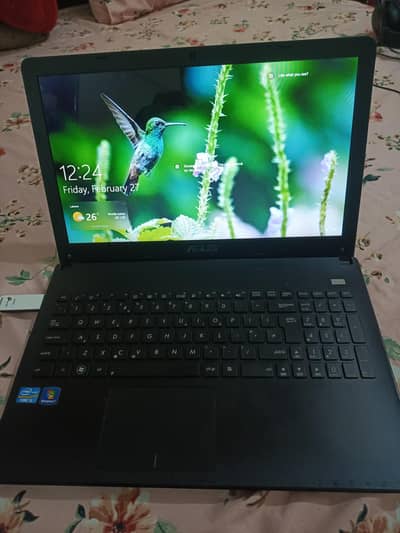15 inch hd slim asus i3 Laptop