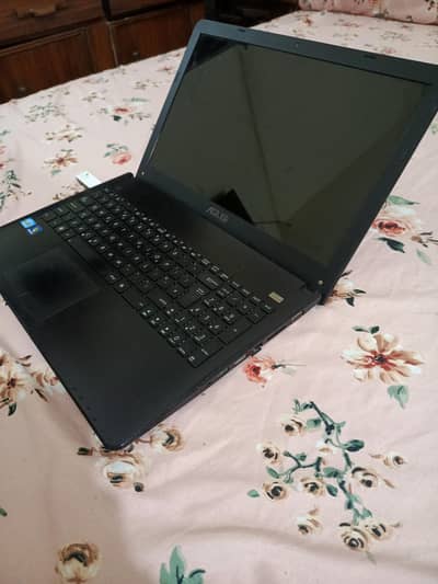 asus 15 inch slim i3 Laptop