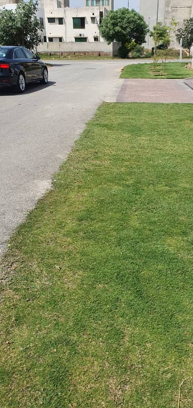 NO CVT NO STAMP & NO TAX JUST TRANSFER FEES AFFIDVAT CORNER PLOT 100% Confirm Plot Good Location One Call Deal In Sha Allah