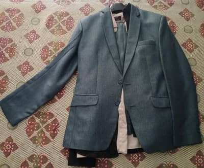 3 Piece complete suit with 2 shirts , 2 ties