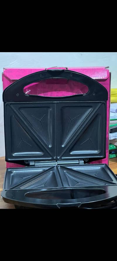 Croma sandwitch maker