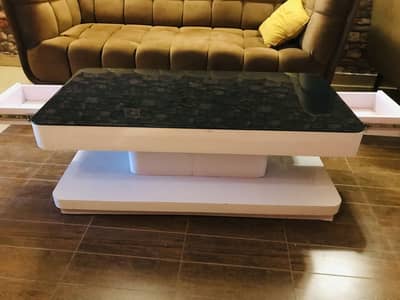 Center table of drawing room