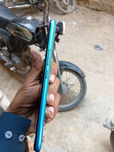 infinix hot 12 play. 4/64