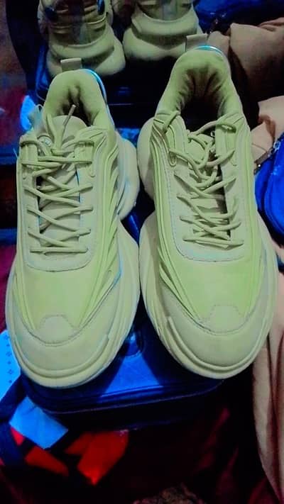 11 ya 12 no hen shoes