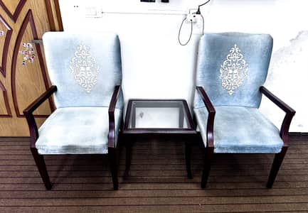 New Modern Elegant Chairs and Table Set