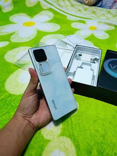 vivo v30 12 GB RAM 256 GB memory 0322/07949/27