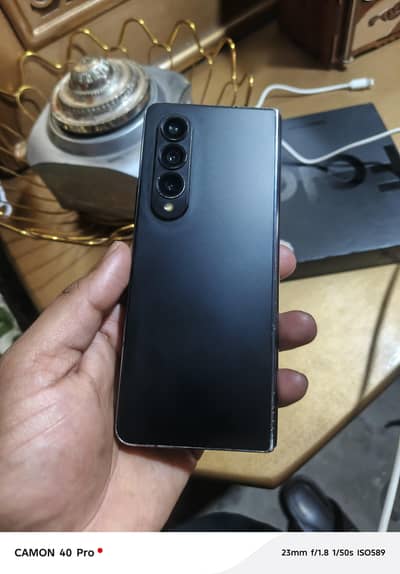 Z Fold 4 condition 10 by 9 h