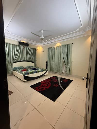 Defence Dha phase 5 Banglow for sale at 27 street near mujhahad 666 yards