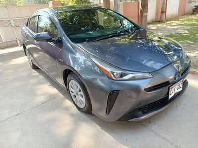 Toyota Prius G touring 2021 Model