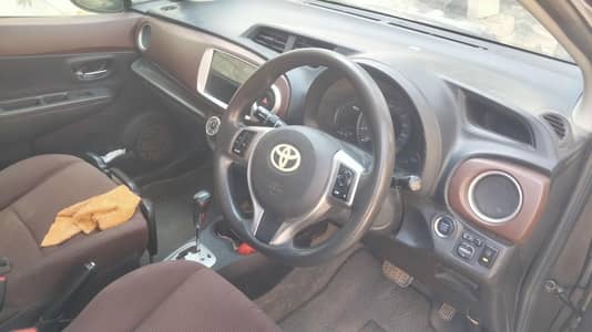 Toyota Vitz 2015