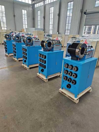 Hydraulic crimping machines and hose pipes