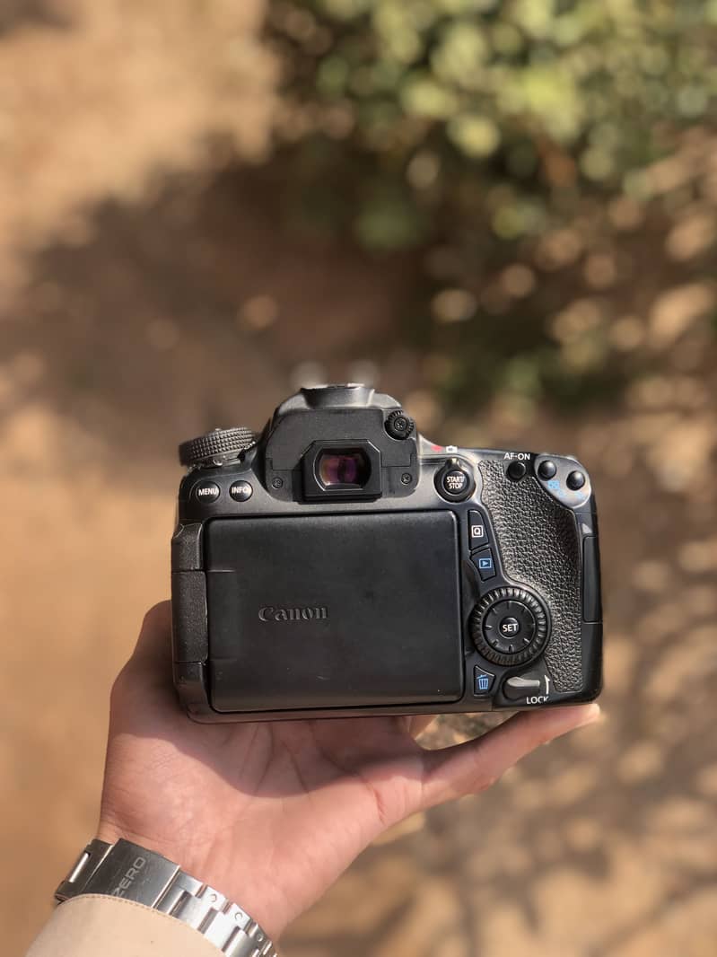 Canon 70D DSLR 1