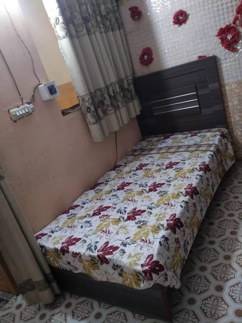 2 Single Bed With Dressing Table 0