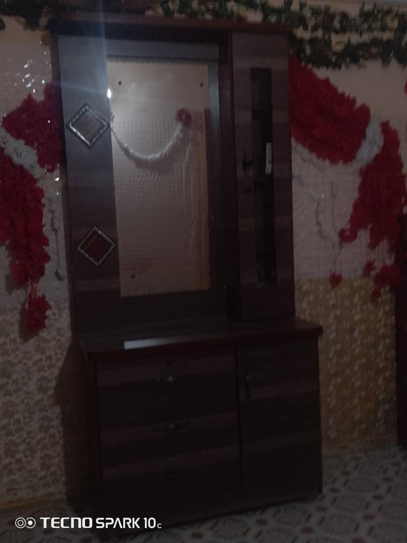 2 Single Bed With Dressing Table 3