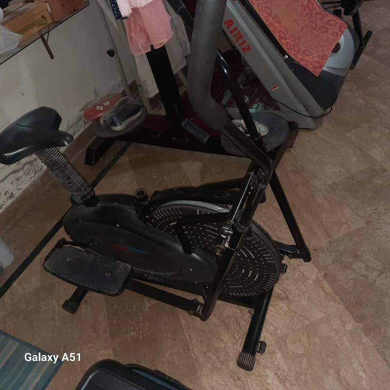 Exercise air back machine 0